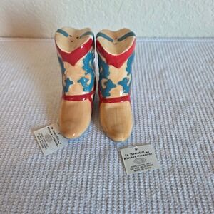 Young's Inc Western Cowboy Boot Salt and Pepper Shaker Set Ceramic Tan Red Blue
